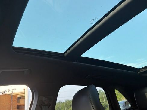 Used 2018 Lincoln MKC Select w/ Select Plus Package AWD/4WD image 11