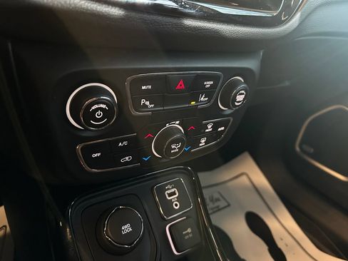Used 2021 Jeep Compass Limited w/ Sun and Sound Group AWD/4WD image 15