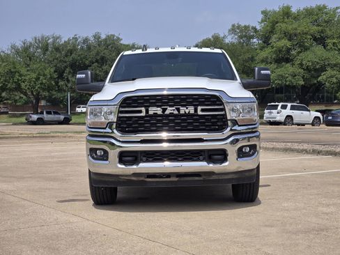 Used 2024 RAM 2500 Big Horn w/ Protection Group AWD/4WD image 8