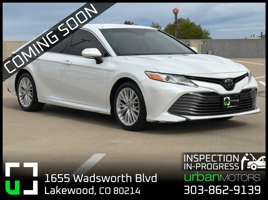 Used 2018 Toyota Camry XLE FWD image 1