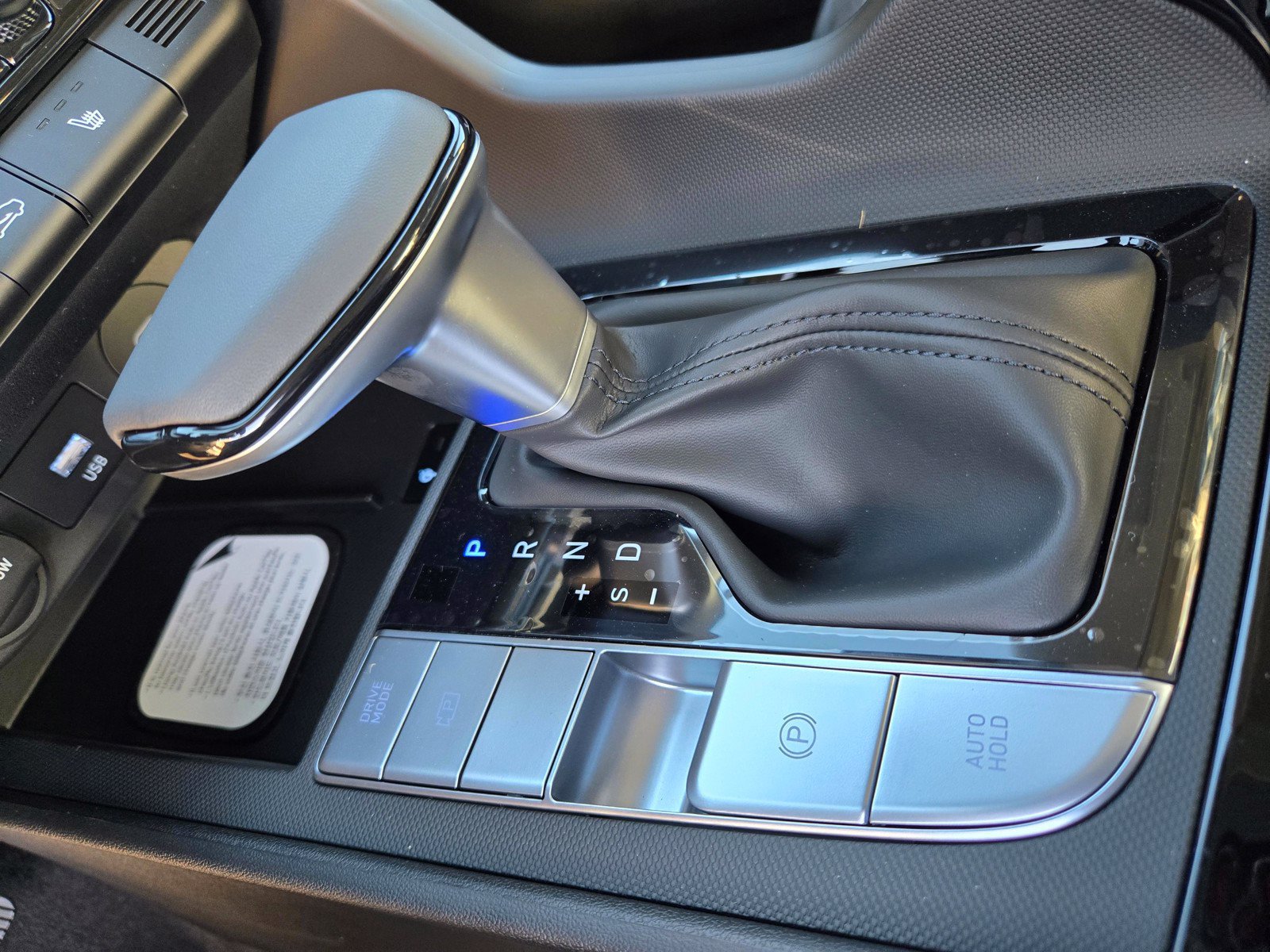 New 2026 Hyundai Elantra Limited FWD image 17