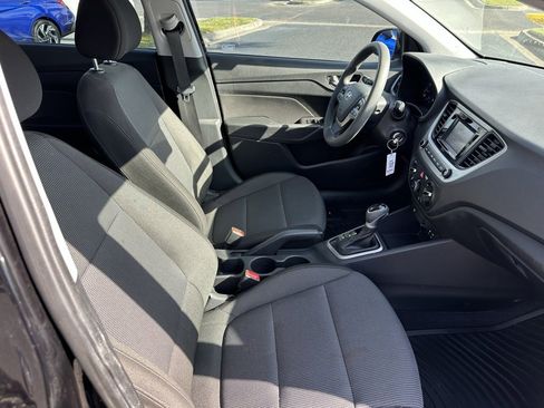 Used 2021 Hyundai Accent SE image 19