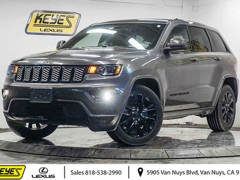 Used 2017 Jeep Grand Cherokee Altitude image 1