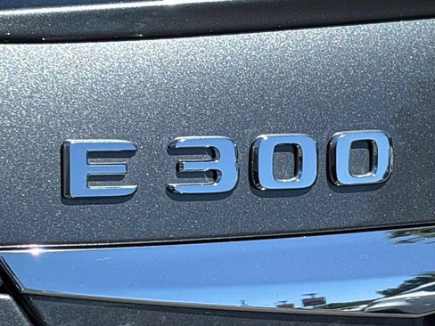 Used 2019 Mercedes-Benz E 300 image 4