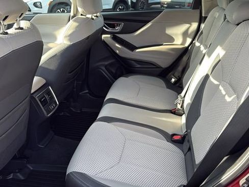 Used 2022 Subaru Forester Premium image 12
