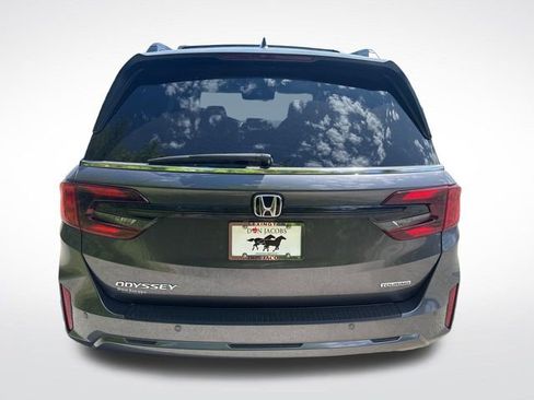 New 2026 Honda Odyssey Touring image 4