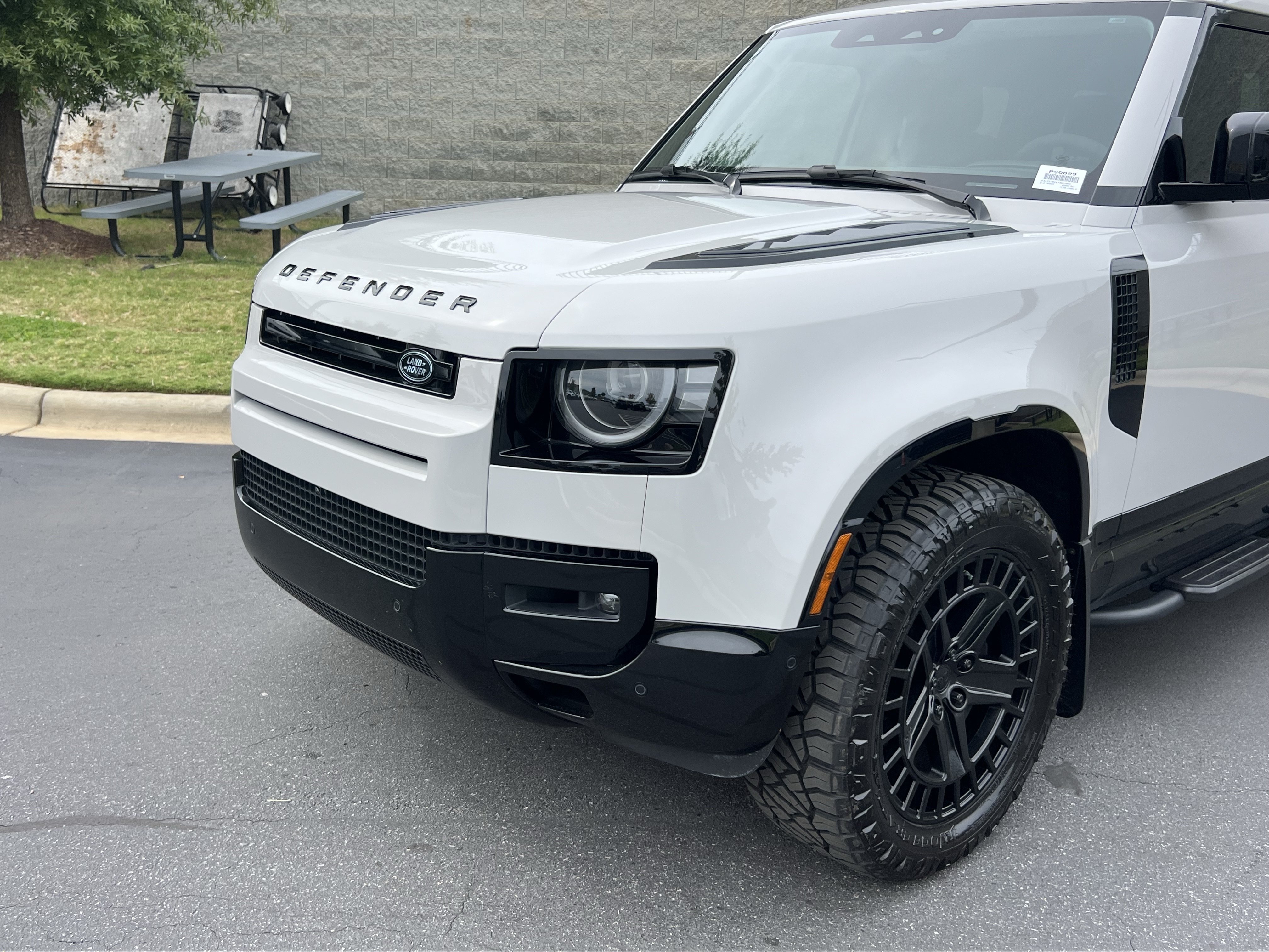 Used 2026 Land Rover Defender 110 X-Dynamic SE AWD/4WD image 11