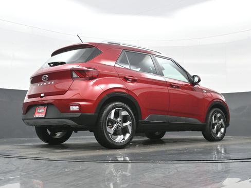 Used 2025 Hyundai Venue Limited image 33