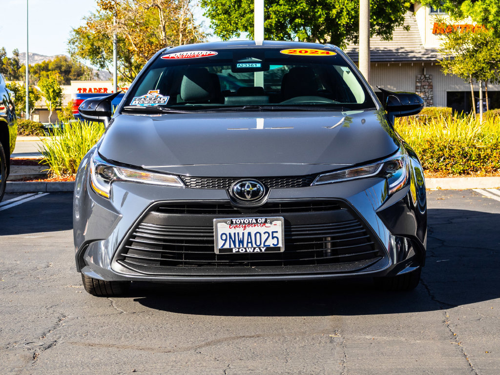 Used 2024 Toyota Corolla LE FWD image 2