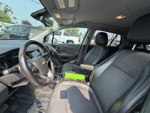 Used 2019 Chevrolet Trax LT w/ LT Convenience Package AWD/4WD image 25