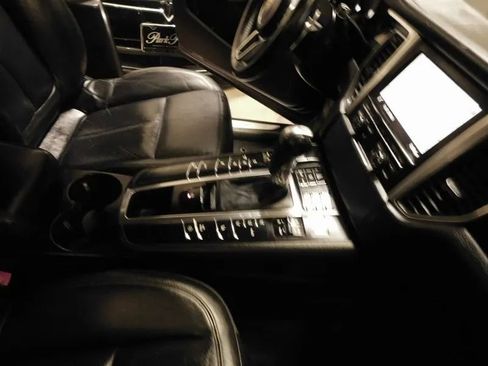 Used 2015 Porsche Macan S image 30