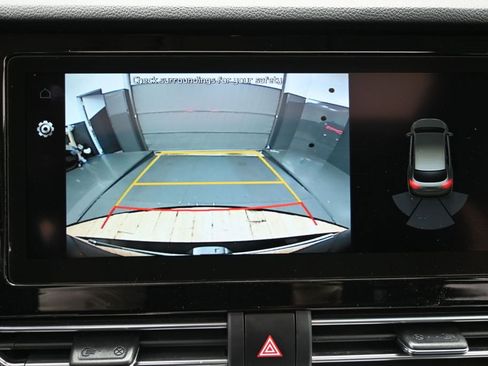Used 2022 Kia Niro EX Premium FWD image 23