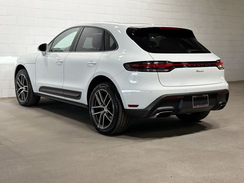 Certified 2026 Porsche Macan AWD/4WD image 3