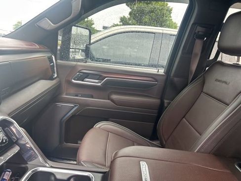 Used 2024 GMC Sierra 2500 Denali AWD/4WD image 7