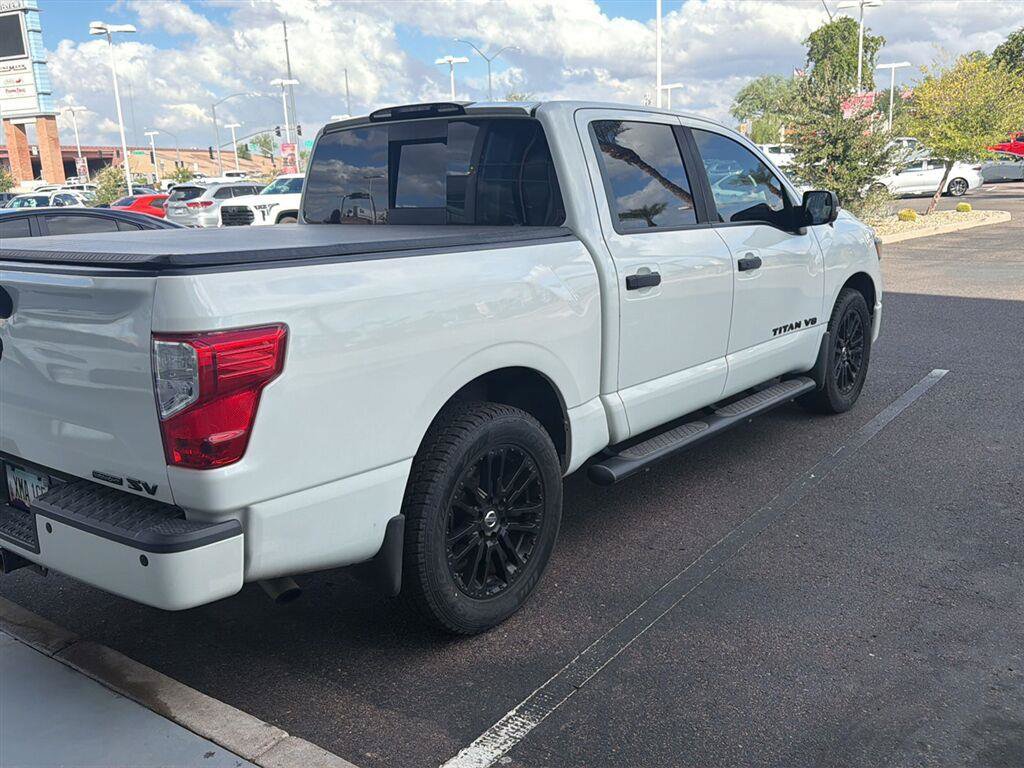 Used 2019 Nissan Titan SV w/ SV Convenience Package RWD image 4