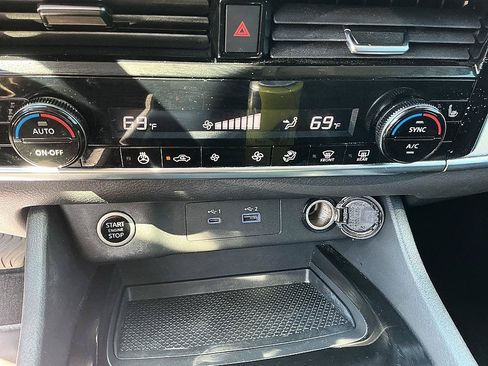 Certified 2023 Nissan Rogue SV w/ SV Premium Package FWD image 19