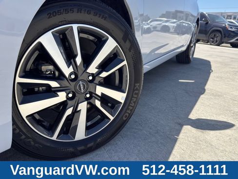 Used 2024 Nissan Versa SV FWD image 2