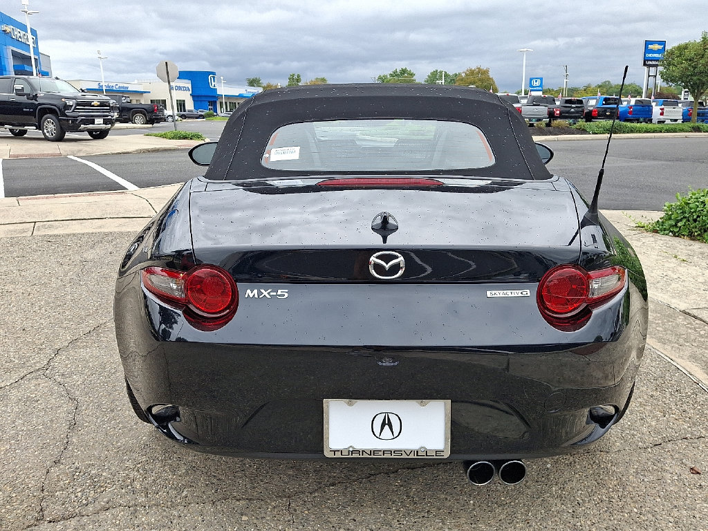 Used 2022 MAZDA MX-5 Miata Grand Touring w/ Weather Package RWD image 9