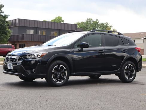 Used 2021 Subaru Crosstrek 2.0i Premium w/ Moonroof Package AWD/4WD image 11