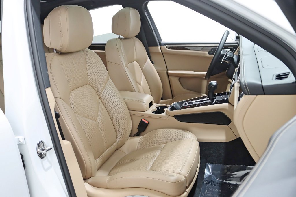 Used 2022 Porsche Macan AWD/4WD image 23