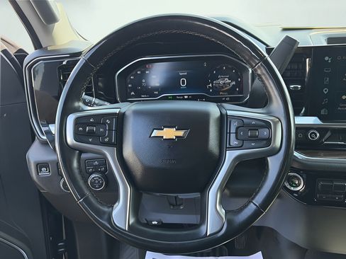 Used 2024 Chevrolet Silverado 2500 LT w/ Convenience Package AWD/4WD image 11