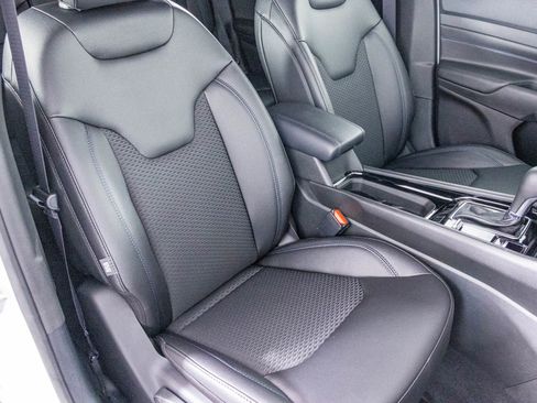 New 2026 Jeep Compass Latitude image 35