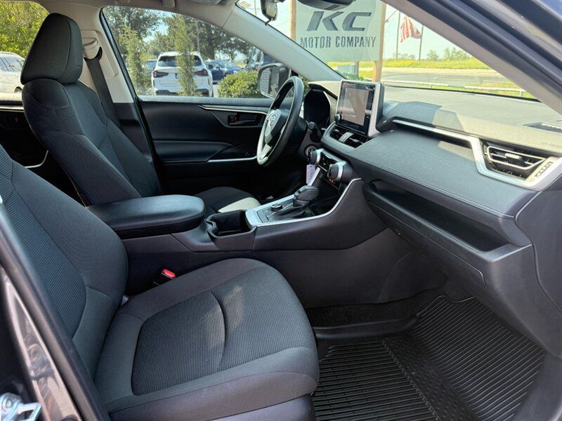 Used 2023 Toyota RAV4 LE AWD/4WD image 12