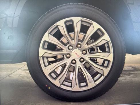 Used 2023 GMC Yukon Denali w/ LPO, Floor Liner Package AWD/4WD image 9