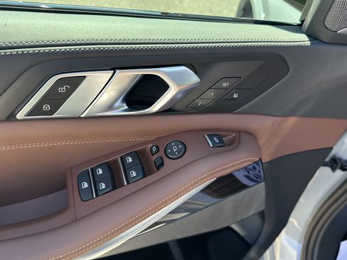 Used 2026 BMW X5 xDrive40i w/ M Sport Package image 14