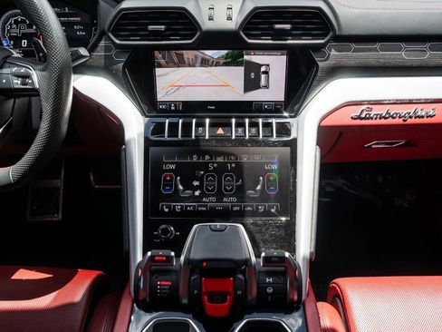 Used 2020 Lamborghini Urus AWD/4WD image 35