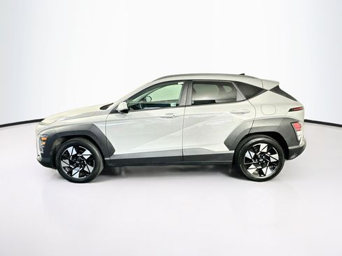 Used 2025 Hyundai Kona SEL FWD image 4