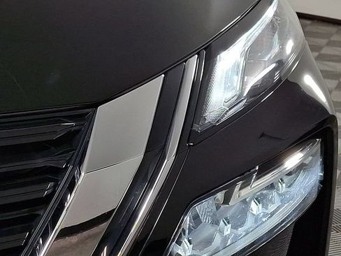 Used 2023 Nissan Rogue SV AWD/4WD image 12