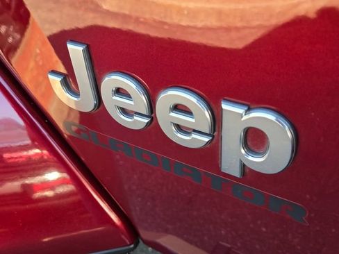 Used 2022 Jeep Gladiator Overland w/ Popular Equipment Package AWD/4WD image 10