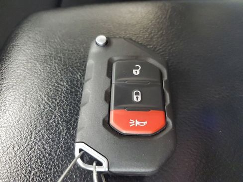 Used 2021 Jeep Wrangler Unlimited Sport image 27