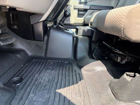 Used 2017 Ford F250 XLT AWD/4WD image 30