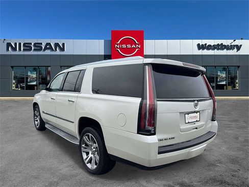Used 2015 Cadillac Escalade ESV Premium image 5