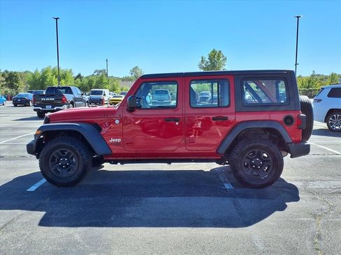 Used 2018 Jeep Wrangler Unlimited Sport image 4