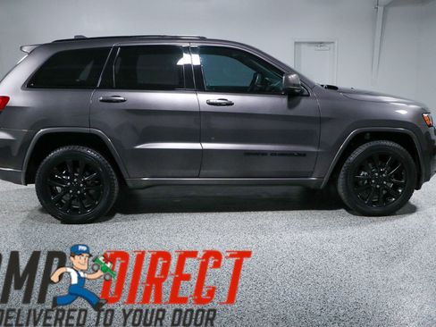 Used 2021 Jeep Grand Cherokee Laredo X AWD/4WD image 6