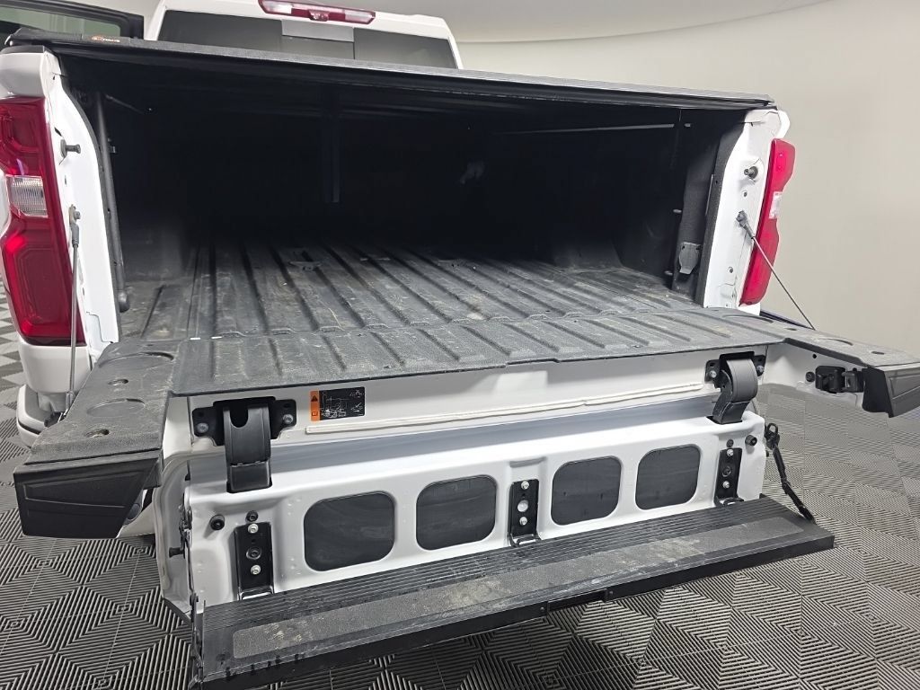 Used 2024 Chevrolet Silverado 2500 High Country w/ High Country Premium Package AWD/4WD image 38