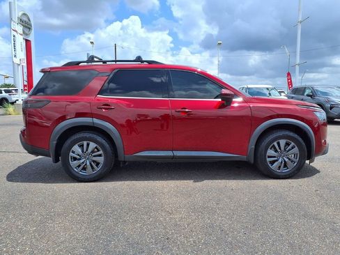 Used 2023 Nissan Pathfinder SV w/ Lighting Package (N92) FWD image 9