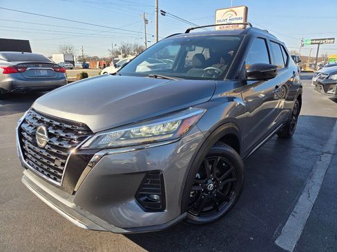 Used 2021 Nissan Kicks SR w/ Exterior Package image 2