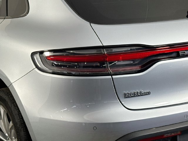 Used 2023 Porsche Macan w/ Premium Package Plus AWD/4WD image 35