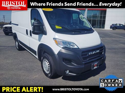 Used 2025 RAM ProMaster 2500 w/ Convenience Group FWD image 1