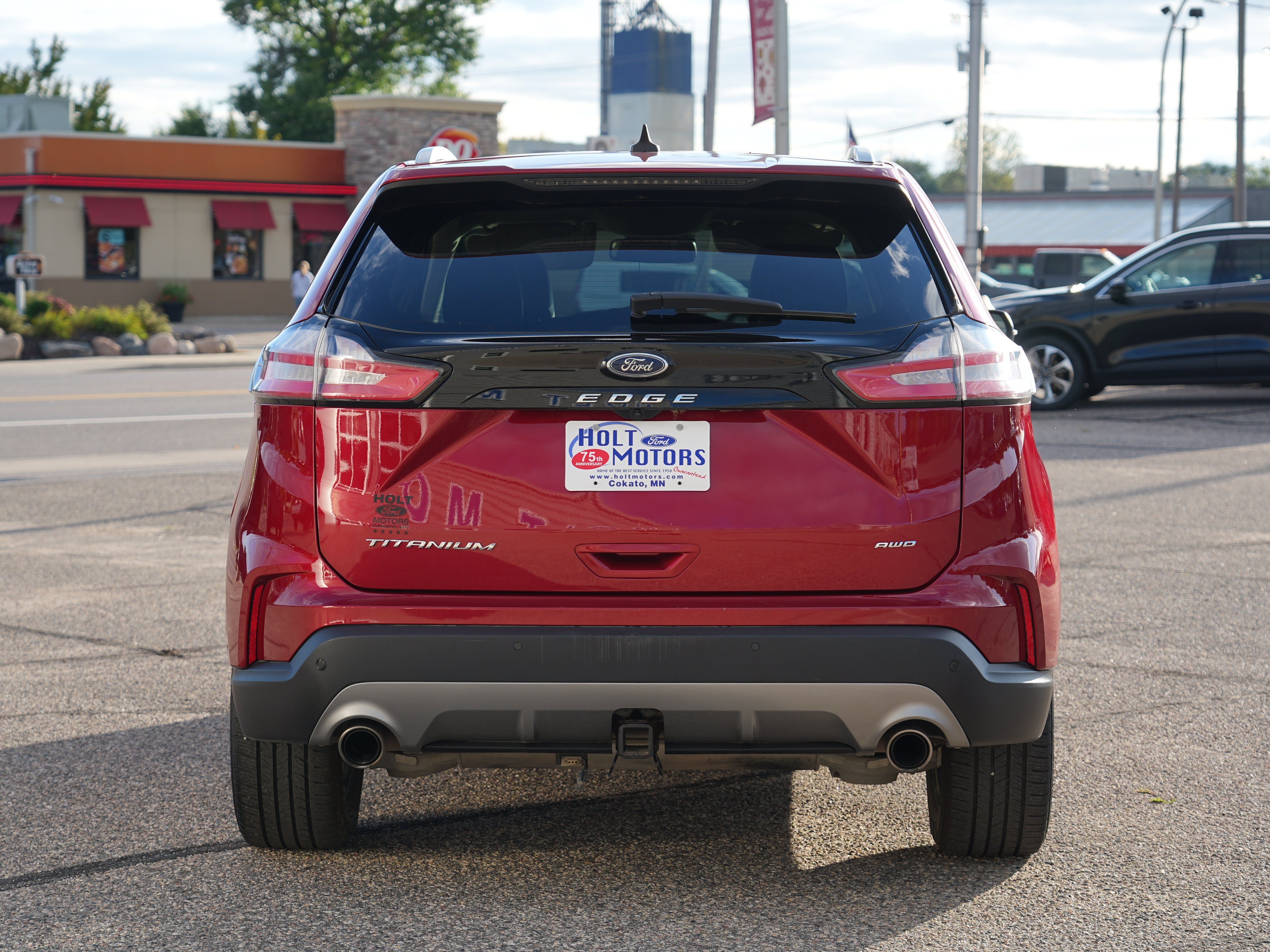 Used 2022 Ford Edge Titanium w/ Class II Trailer Tow Package AWD/4WD image 4