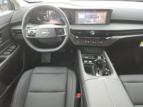 Certified 2025 Nissan Murano SV image 12