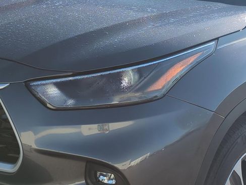 Used 2023 Toyota Highlander XLE image 35