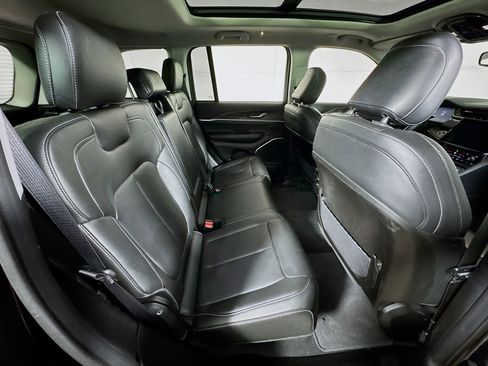 Used 2023 Jeep Grand Cherokee 4WD 4xe image 28