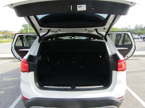 Used 2017 BMW X1 xDrive28i AWD/4WD image 11