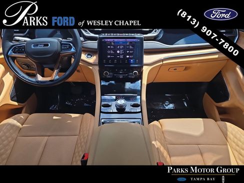 Used 2025 Jeep Grand Cherokee L Summit AWD/4WD image 11