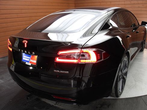 Used 2020 Tesla Model S Performance image 21